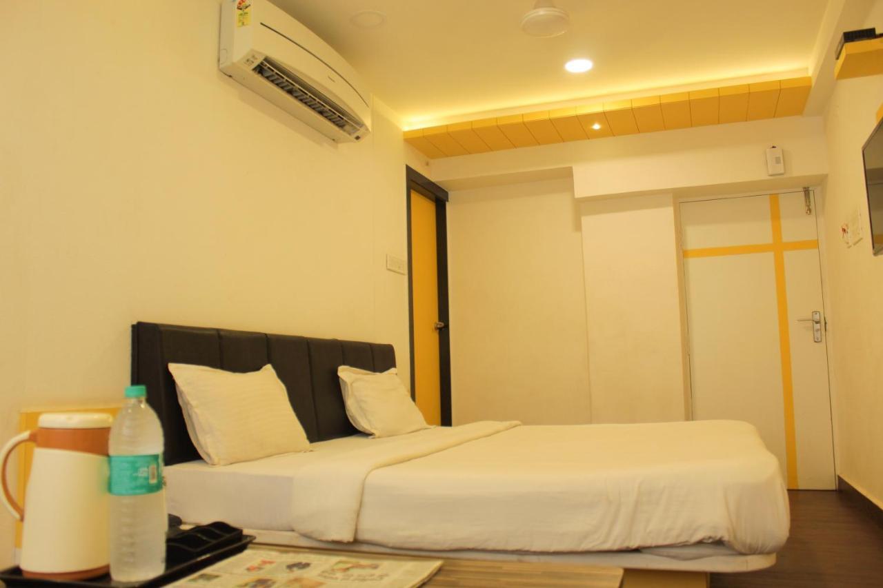 Hotel Maa Sharda Indore Zewnętrze zdjęcie