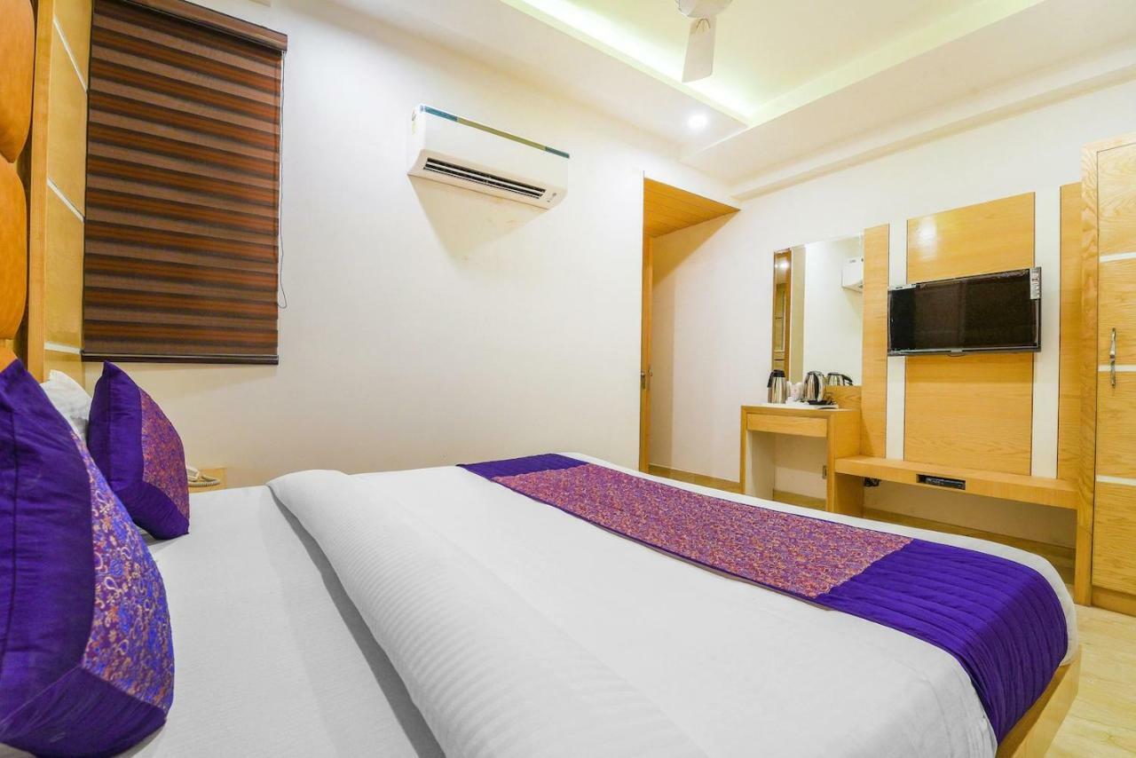 Hotel Maa Sharda Indore Zewnętrze zdjęcie